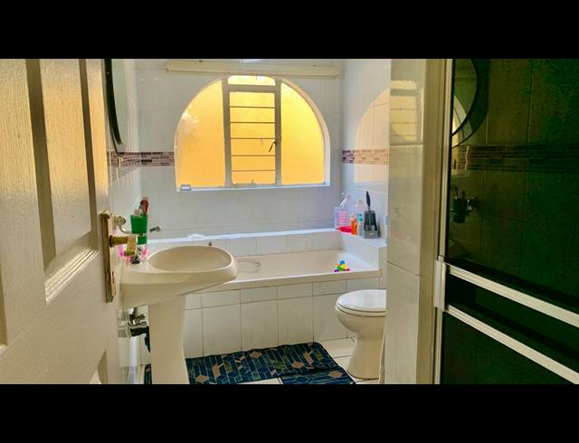 4 BEDROOM HOUSE FOR SALE IN BASSONIA